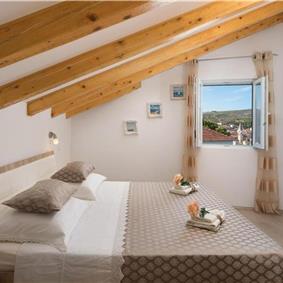 6 bedroom villa with pool in Milna, Brac Island sleeps 11